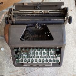 Royal Typewriter
