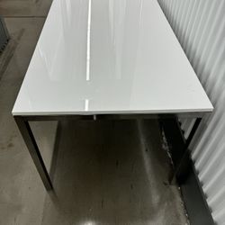 Dining  Table 