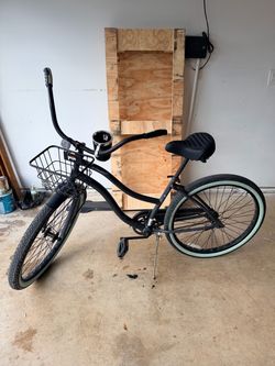 Huffy Cranbrook 26” Cruiser Bike – Black/Mint – Basket & Cup Holder