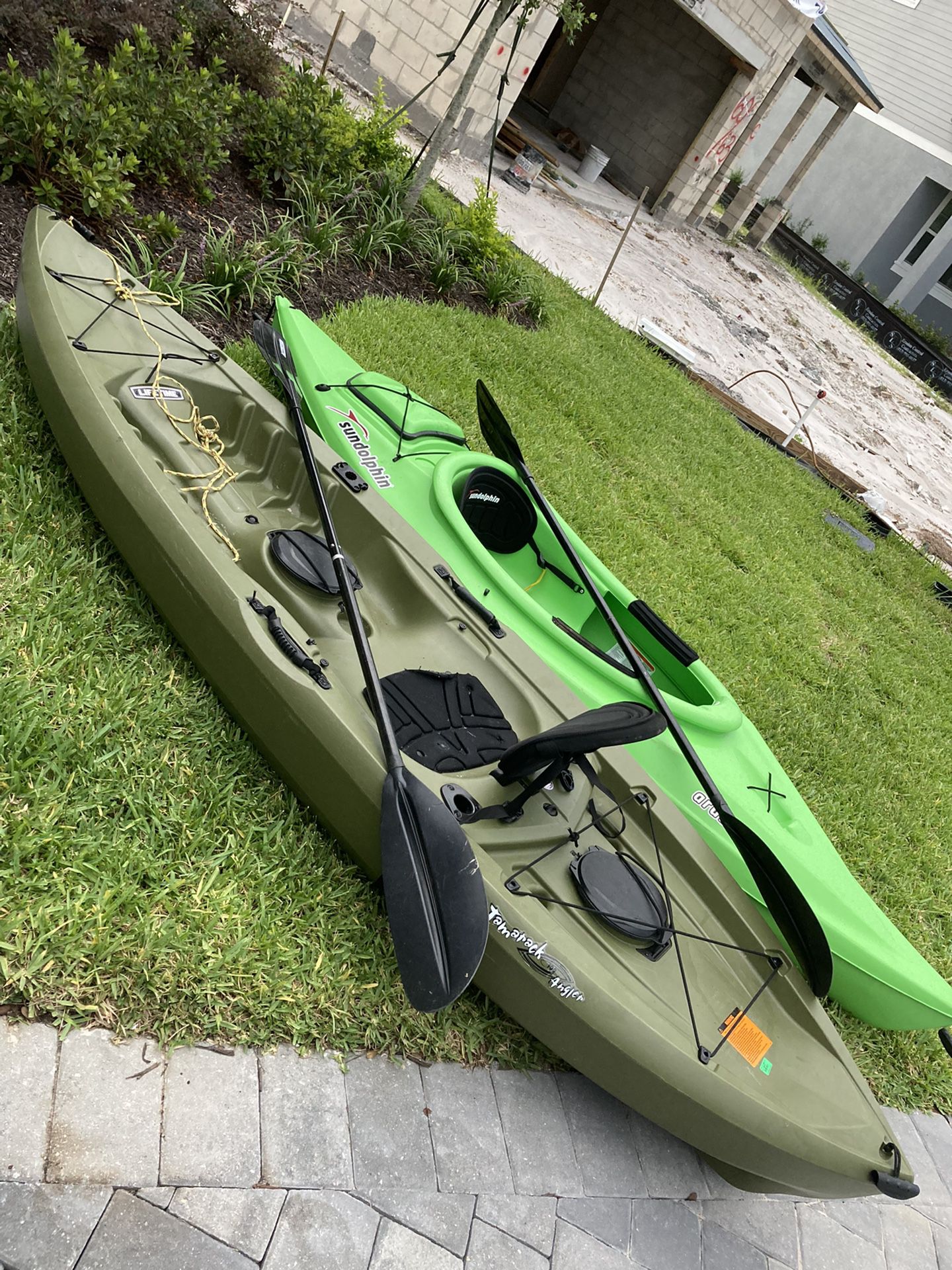 10’ Kayaks (fishing) W/paddles 
