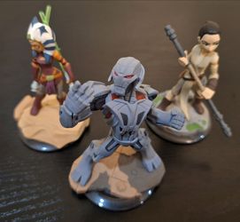 DISNEY INFINITY 3.0 STAR WARS & MARVEL FIGURES BUNDLE