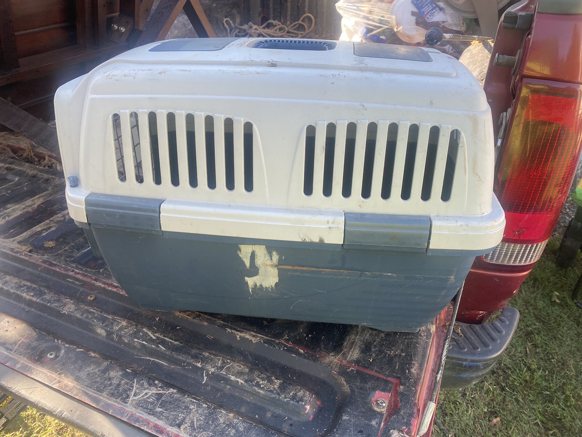 pet carrier