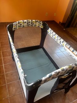 Pack n play playpen