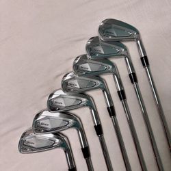 BRAND NEW Srixon ZXi5 4-PW Stiff Iron Set