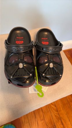 Crocs Darth Vader m6w8