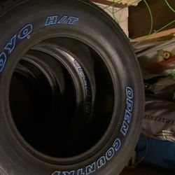 Tires 265/65R17   112T