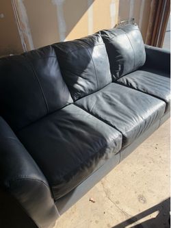 Couch Blue