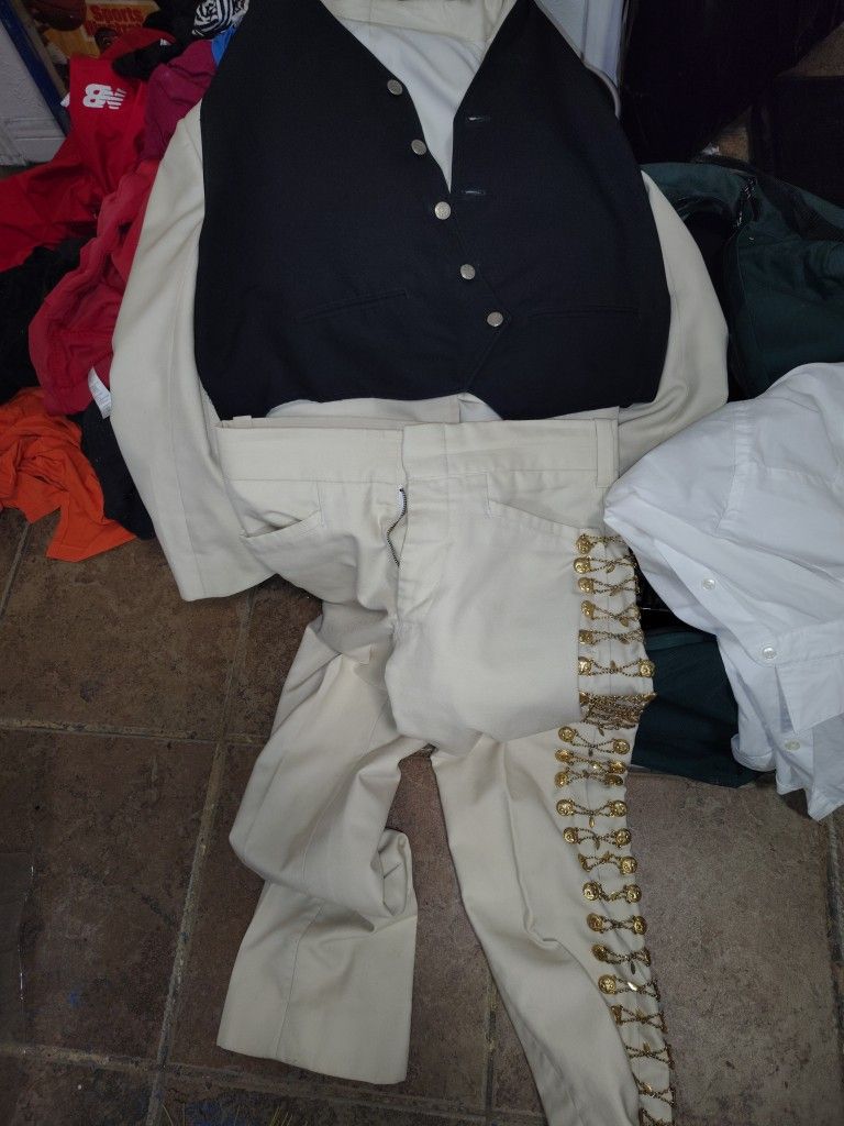 Muchirina Suit And Boots