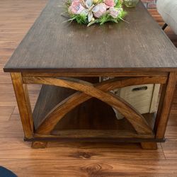 Solid Wood Coffee Table With 2 Extensions.  