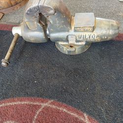 Wilton Bullet Bench Vise