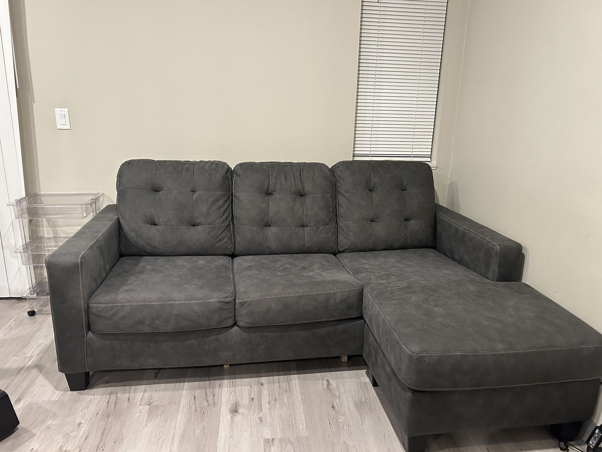SMALL SECTIONAL SOFA