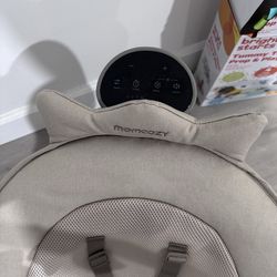 Momcozy baby swing