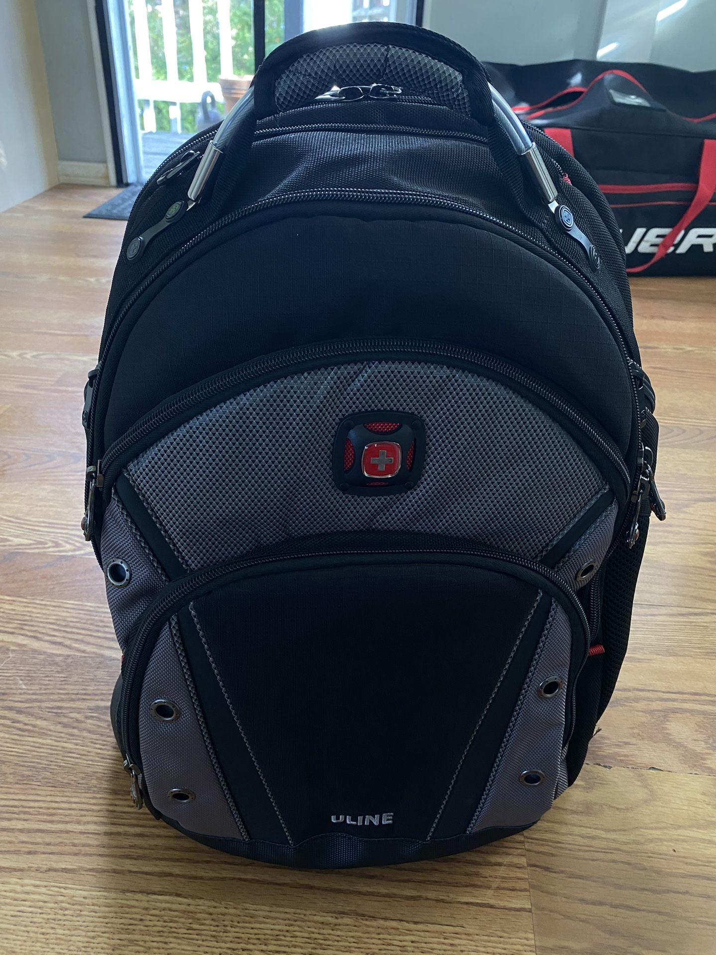 New SwissGear Laptop/Travel Backpack Color Black