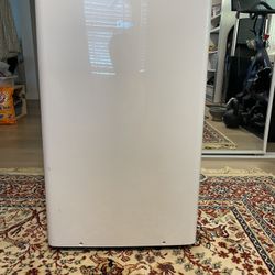 Midea 14000 BTU Air Conditioner. 