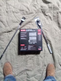 Icon socket set, 2 Pittsburg breaker bars