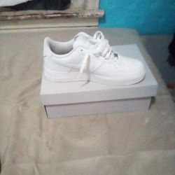white DCs with box
