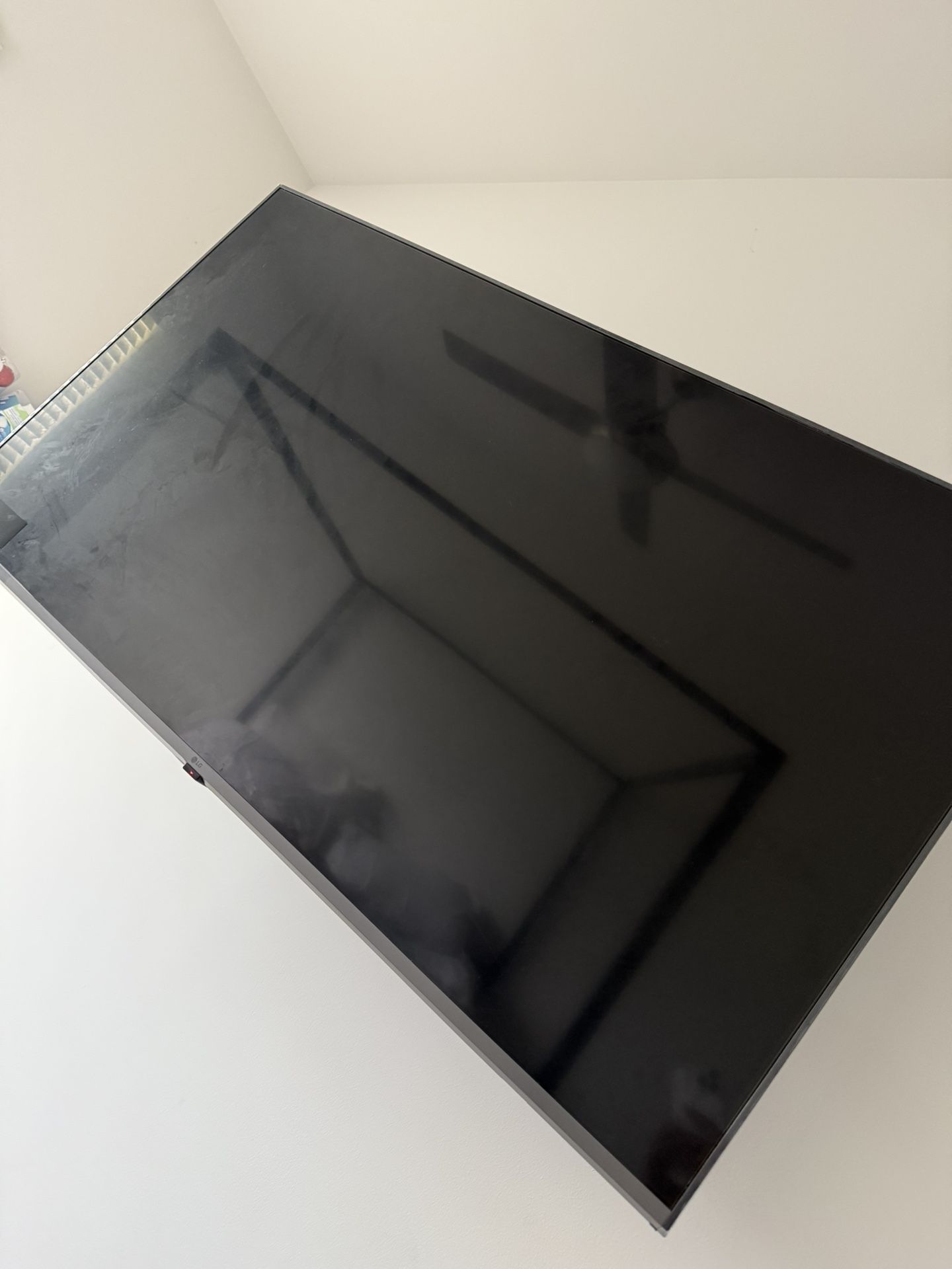 LG TV with LED