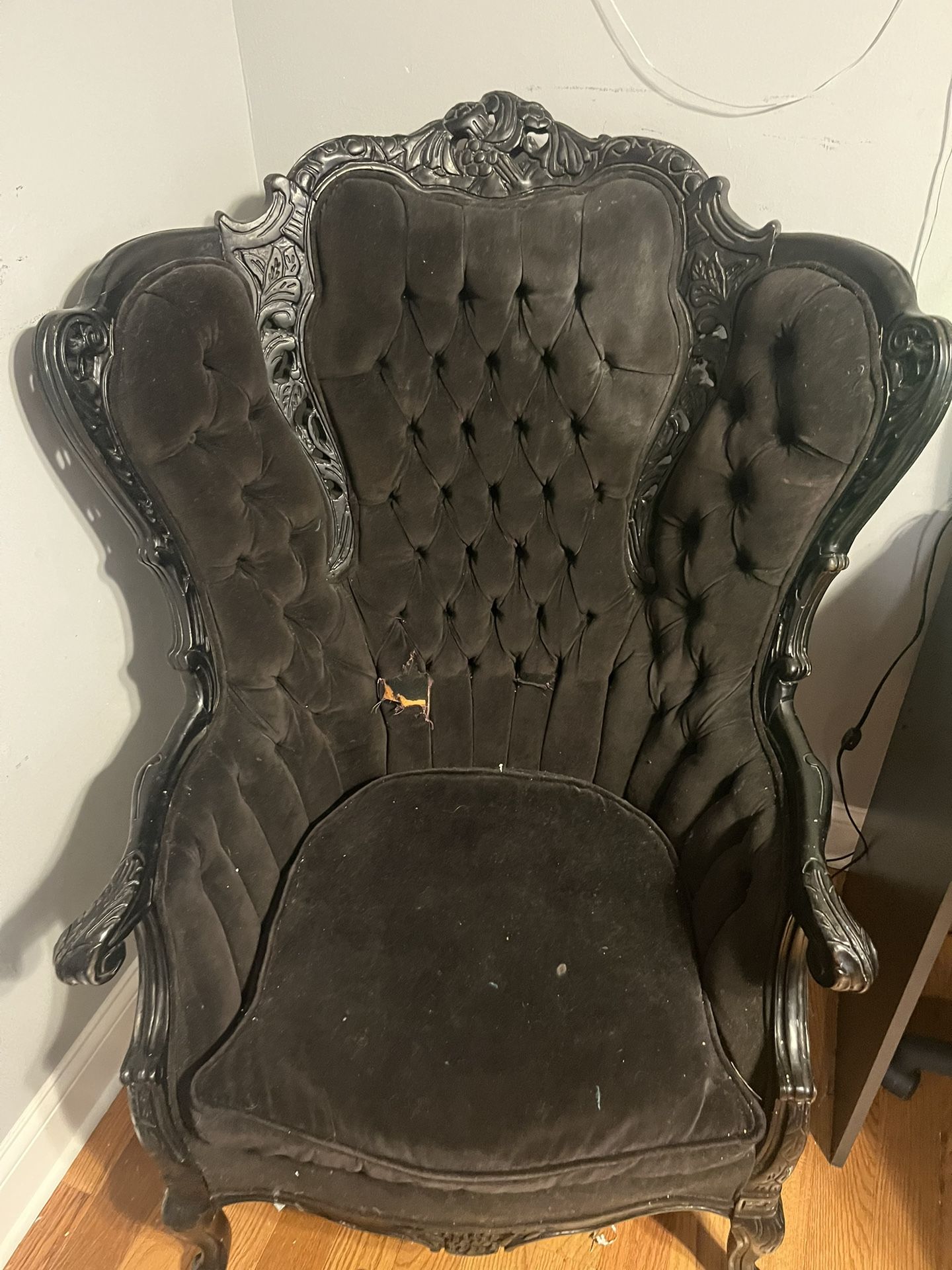Black Throne Chair (DIY)