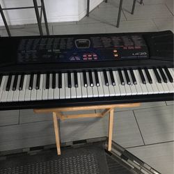 Casio LK-30 Electric Keyboard 