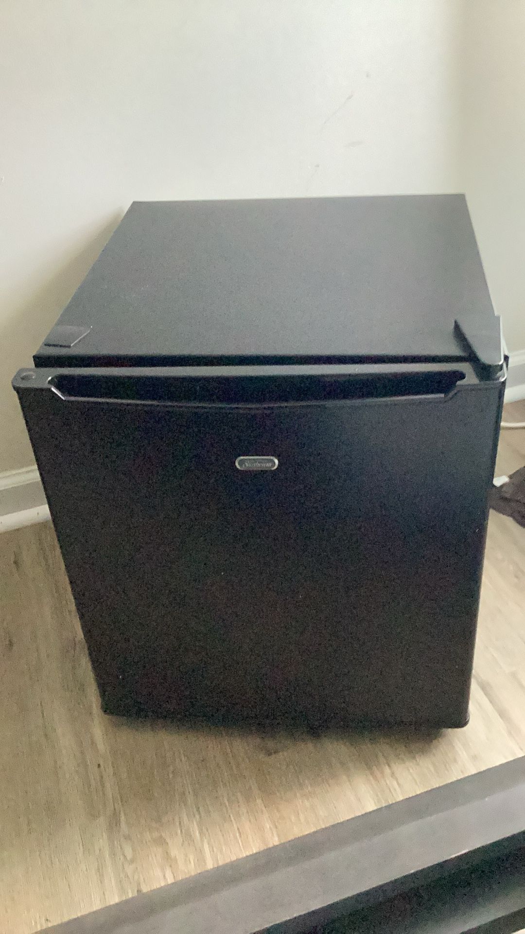 Sunbeam mini Fridge
