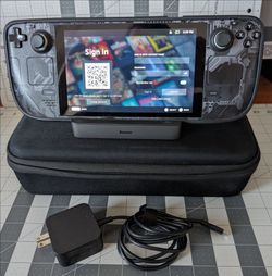 Steam Deck 256GB + Baseus 6-in-1 Dock, Spigen Case with screen protector & dbrand Skin