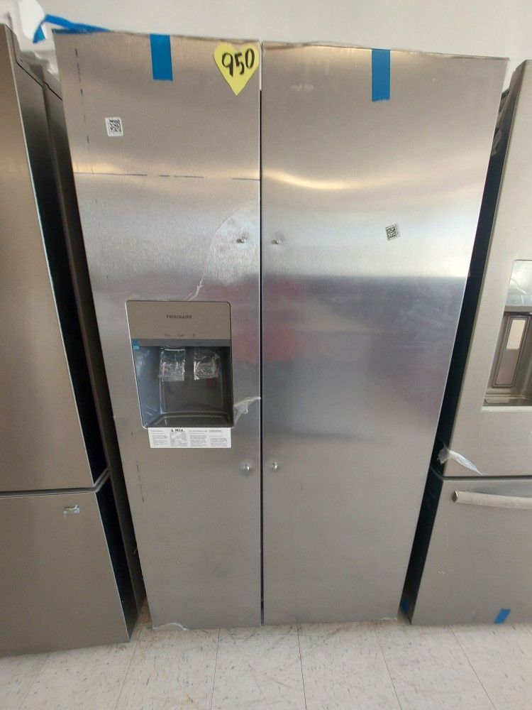 Frigidaire Side By Side Refrigerator New Scratch And Dent With 6month's Warranty