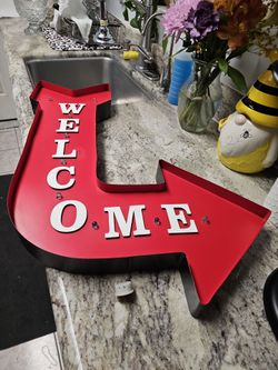 Red Metal Welcome Arrow Marquee Sign