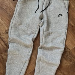 Nike Tech Sweats Size L