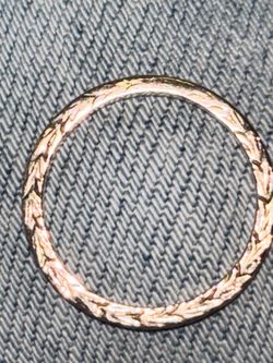 Solid gold with designs ring 14k