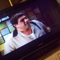 40-inch LCD HDTV w/Full HD 1080p resolution and a 60Hz refresh rate😎💪🌄🔊