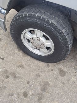 2 Leao Lion Sport A/T 30X9.50R15