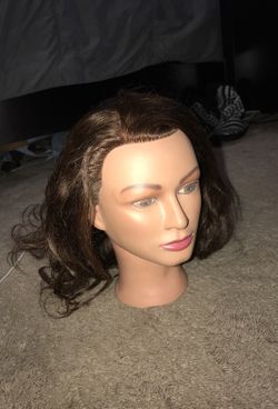 Hairstyling doll head