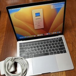 2017 Apple MacBook Pro 13" 2017 Intel i7 16GB 500GB SSD  -TouchBar