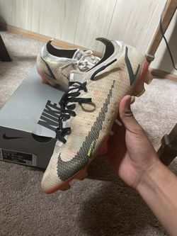 Nike Mercurial Vapor 14 FG Dragonfly (Size 10.5) for Sale in Downey, CA -  OfferUp