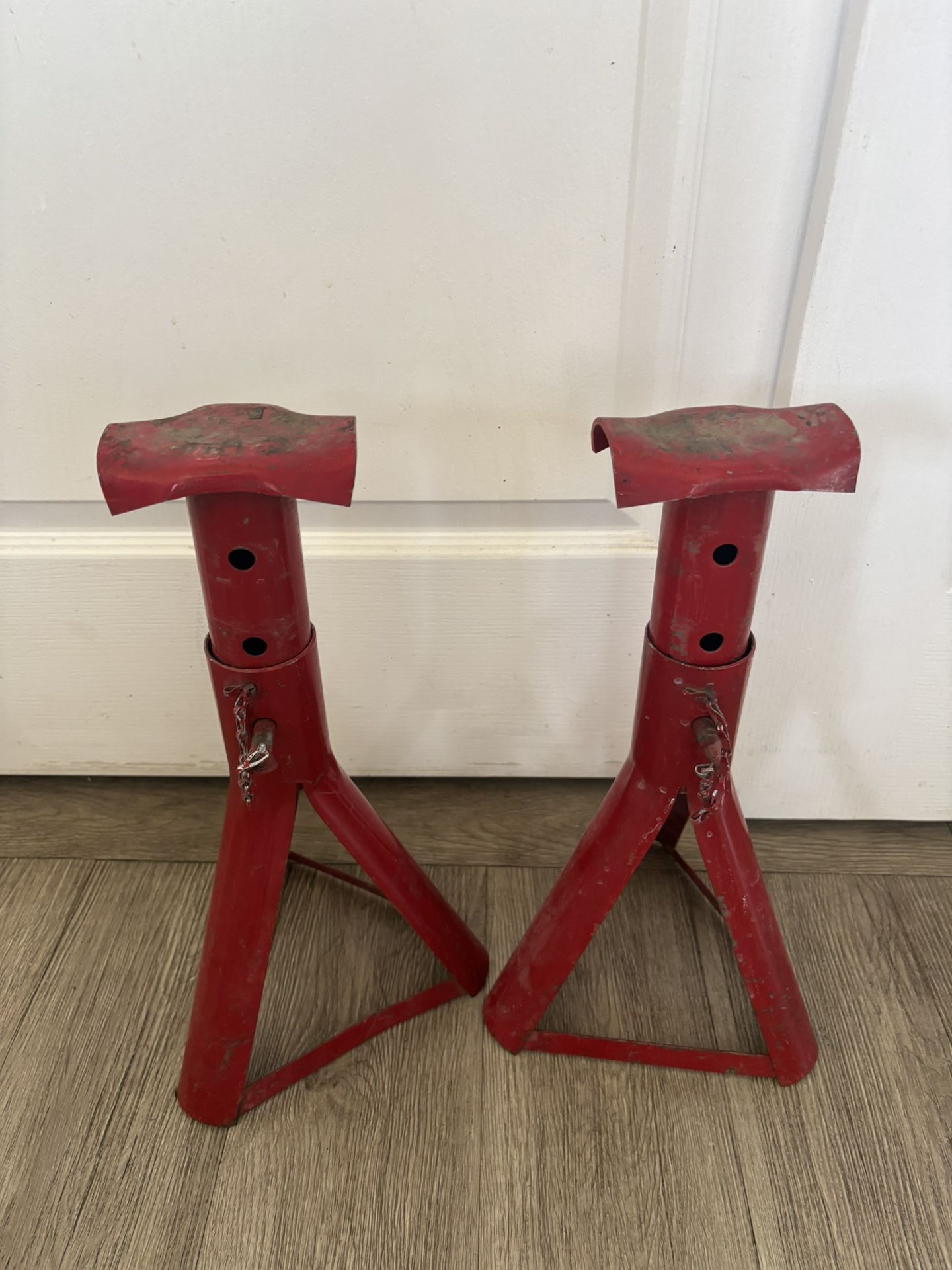 Jack stands $20