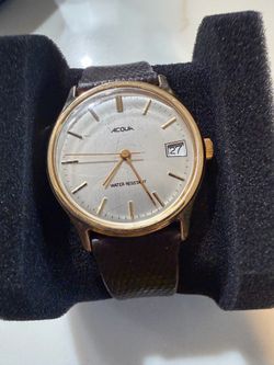 Vintage mechanical Acua with date