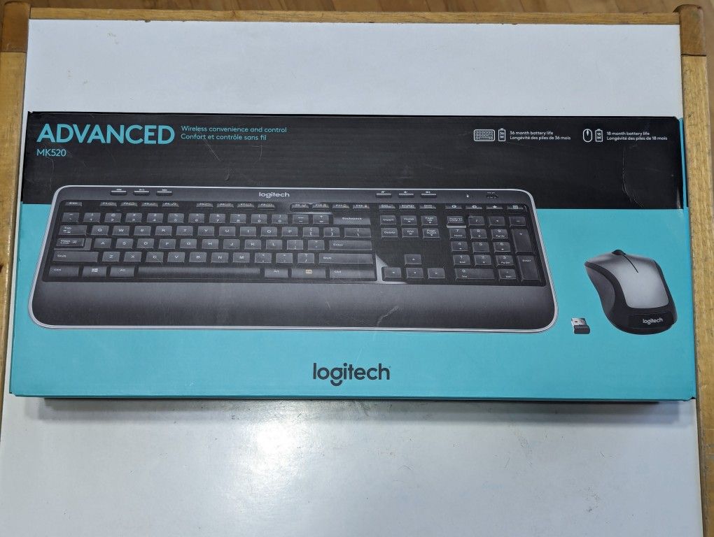 Logitech MK520 Advanced Wireless Keyboard and Mouse Combo Bundle