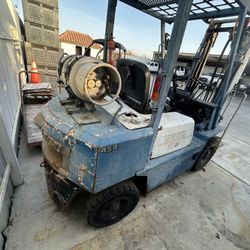 Forklift 