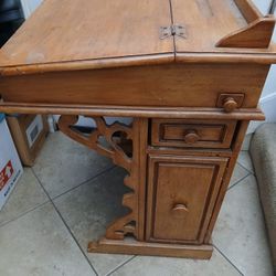 Wood Captians Desk 22"×22"×32"