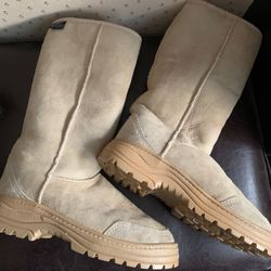 Kiwi Gear New Zealand boots Women’s sz 9