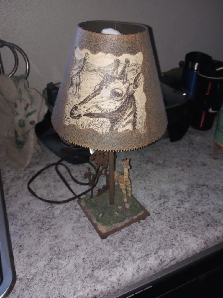 Vintage Giraffe 🦒 Metal Art Table Lamp Giraffe Lamp Printed Shade 15"Height!!