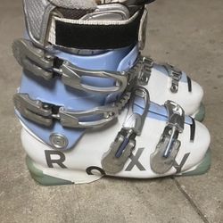 Roxy Ski Boots 23.5 (Kids 3-5 / Women 6-6.5)