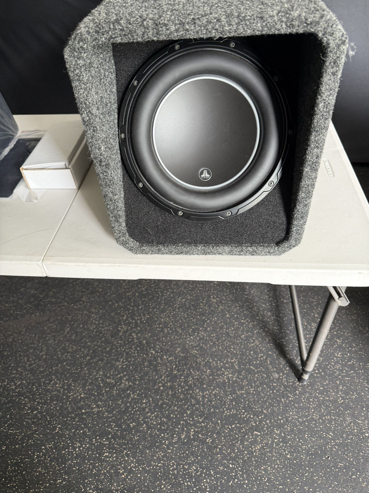 JL Audio W6v3 Subwoofer & JX500