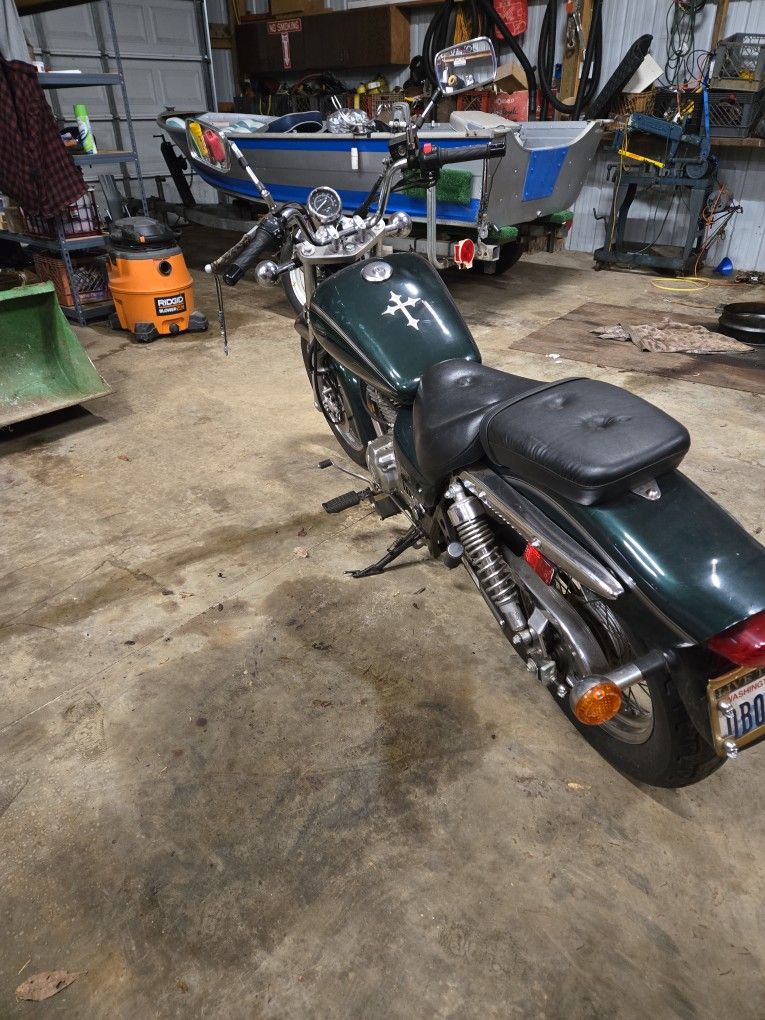 2001 Suzuki GZ250