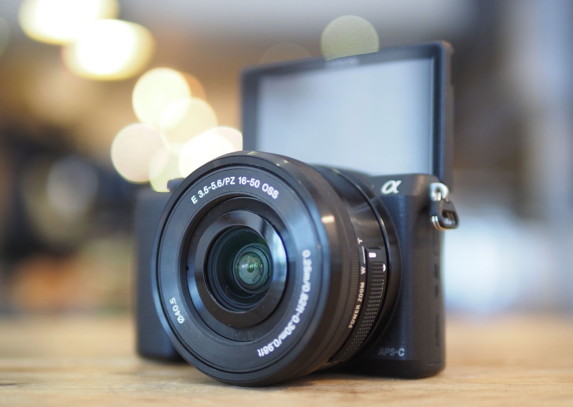 Sony - Alpha a5100 Mirrorless Camera with 16-50mm Retractable Lens