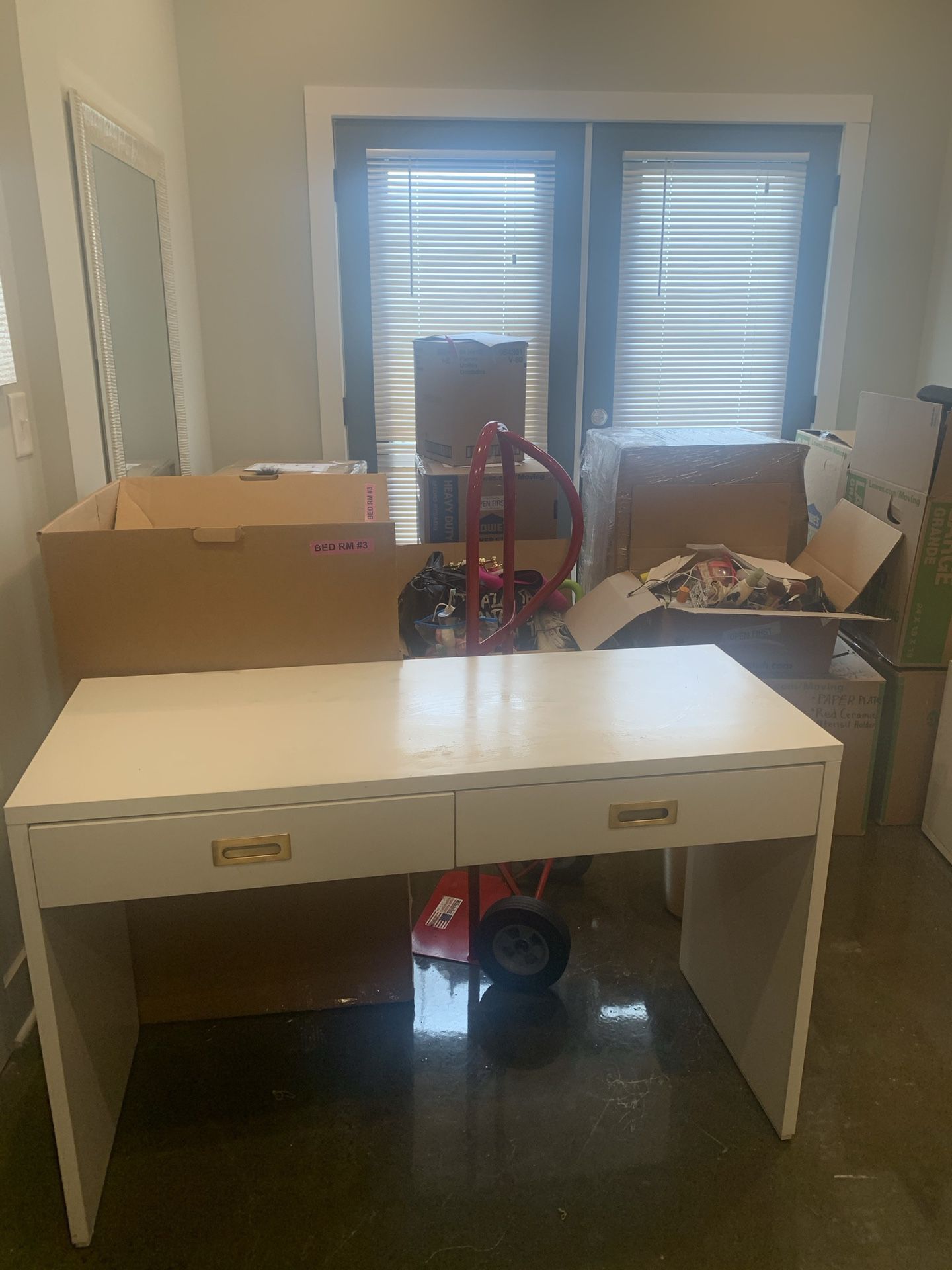 White desk and storage