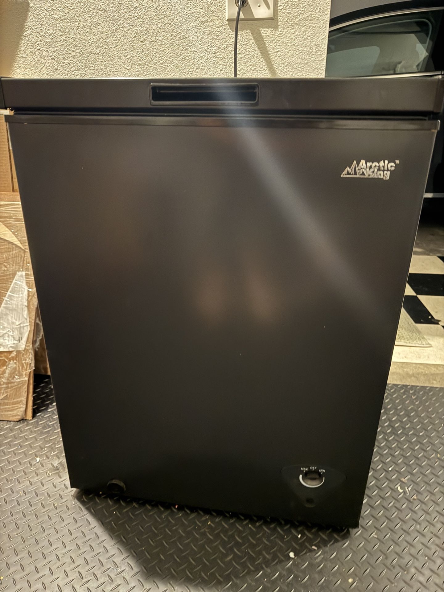 Arctic King Chest Freezer – 5 cu ft – Great Condition – $90