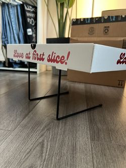 8 Pizza stands