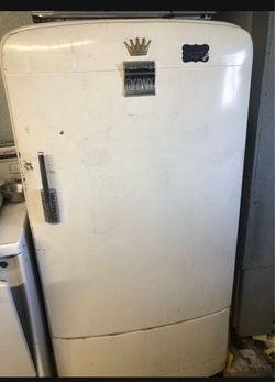 Antique Refrigerator!! Works Great..
