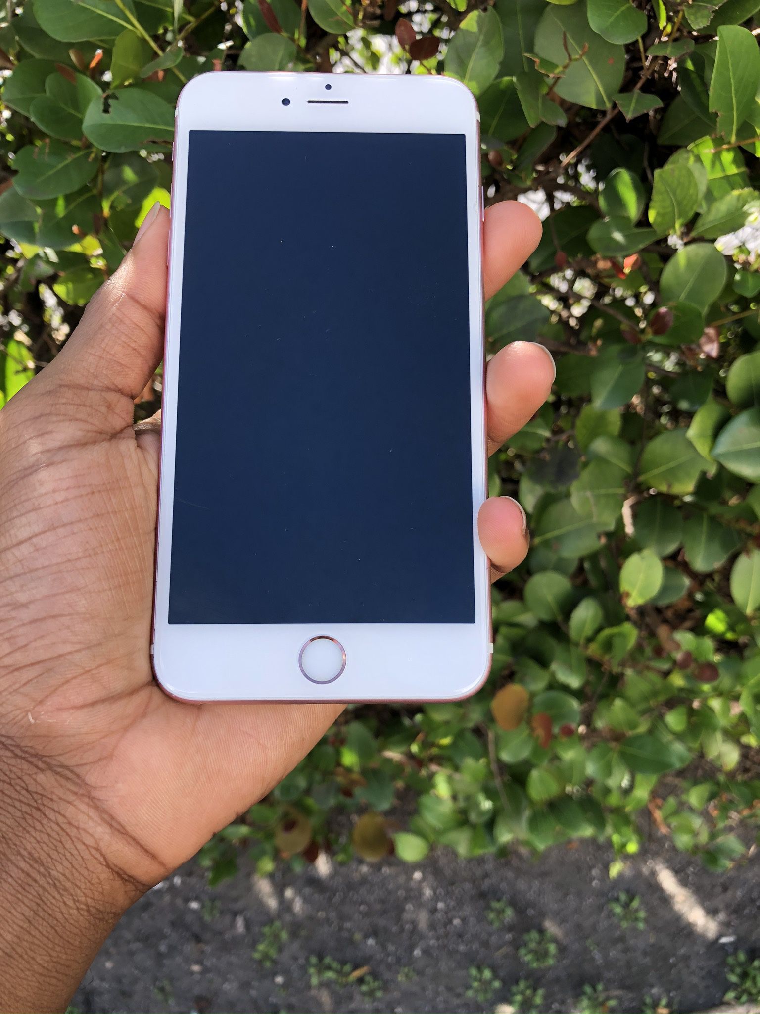 UNLOCKED IPHONE 6s PLUS/ LIMITED STOCK 